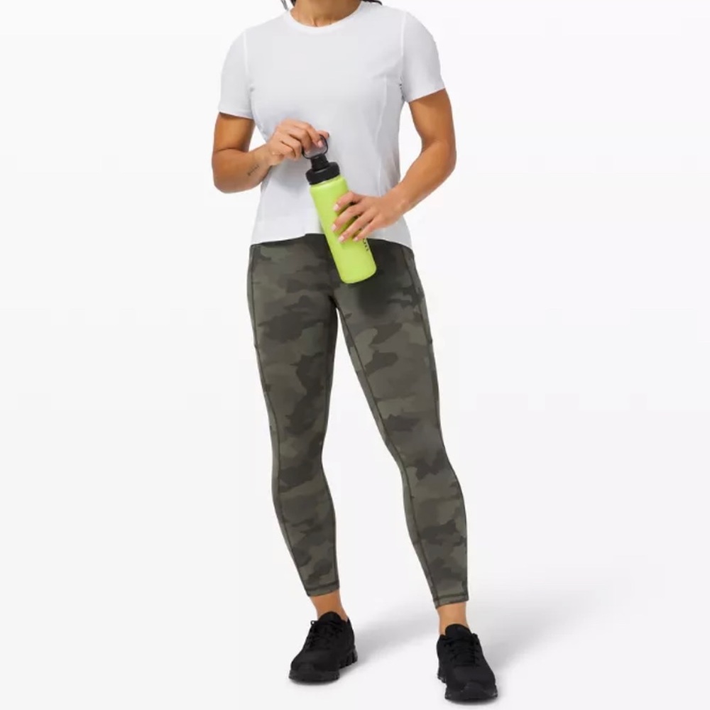 *NWT! Lululemon Invigorate High Rise Crop 23” size 2